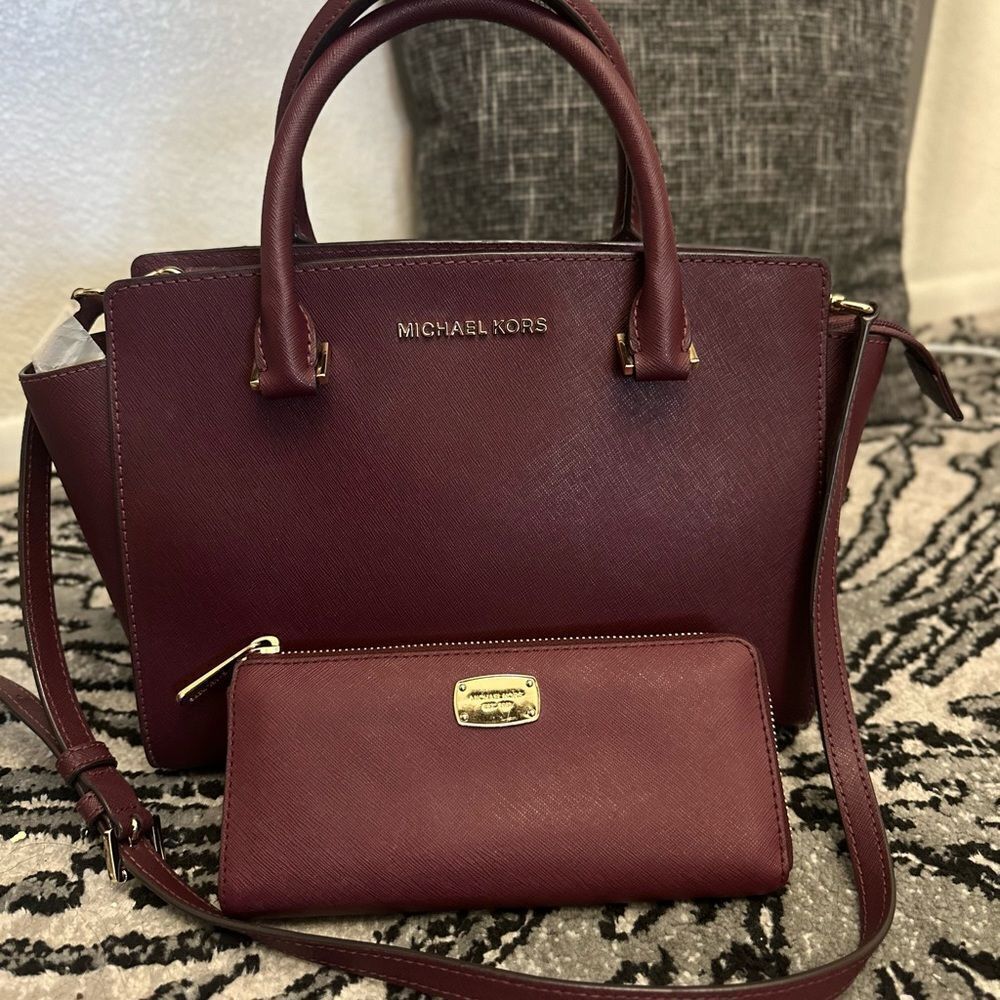 Michael Kors Selma Medium Top Zip Satchel & Wallet - Picture 2 of 13